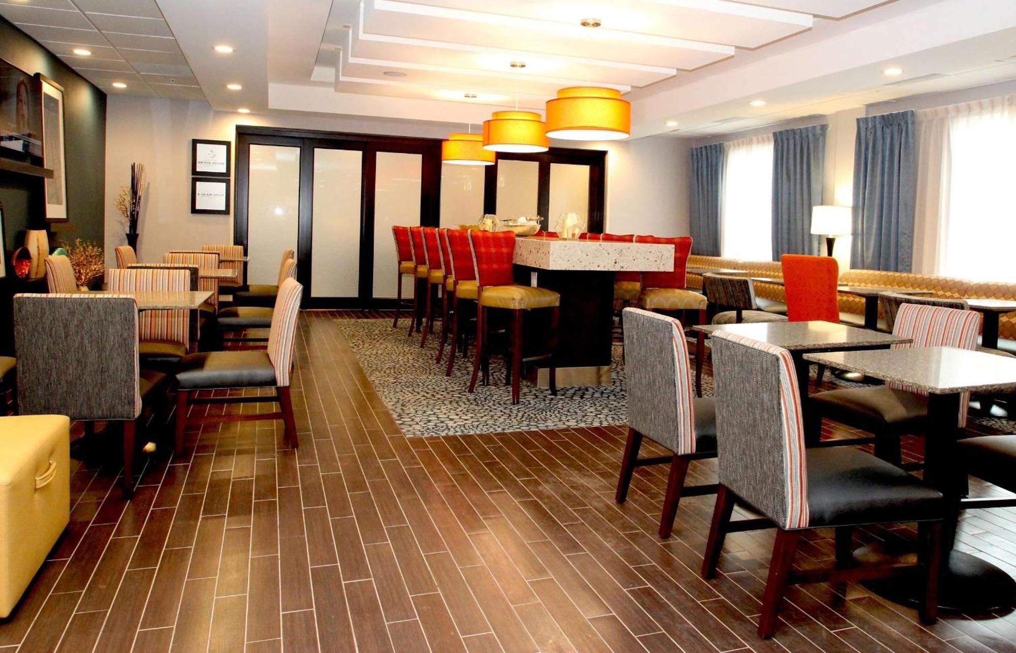 Hampton Inn- Suffolk Luaran gambar
